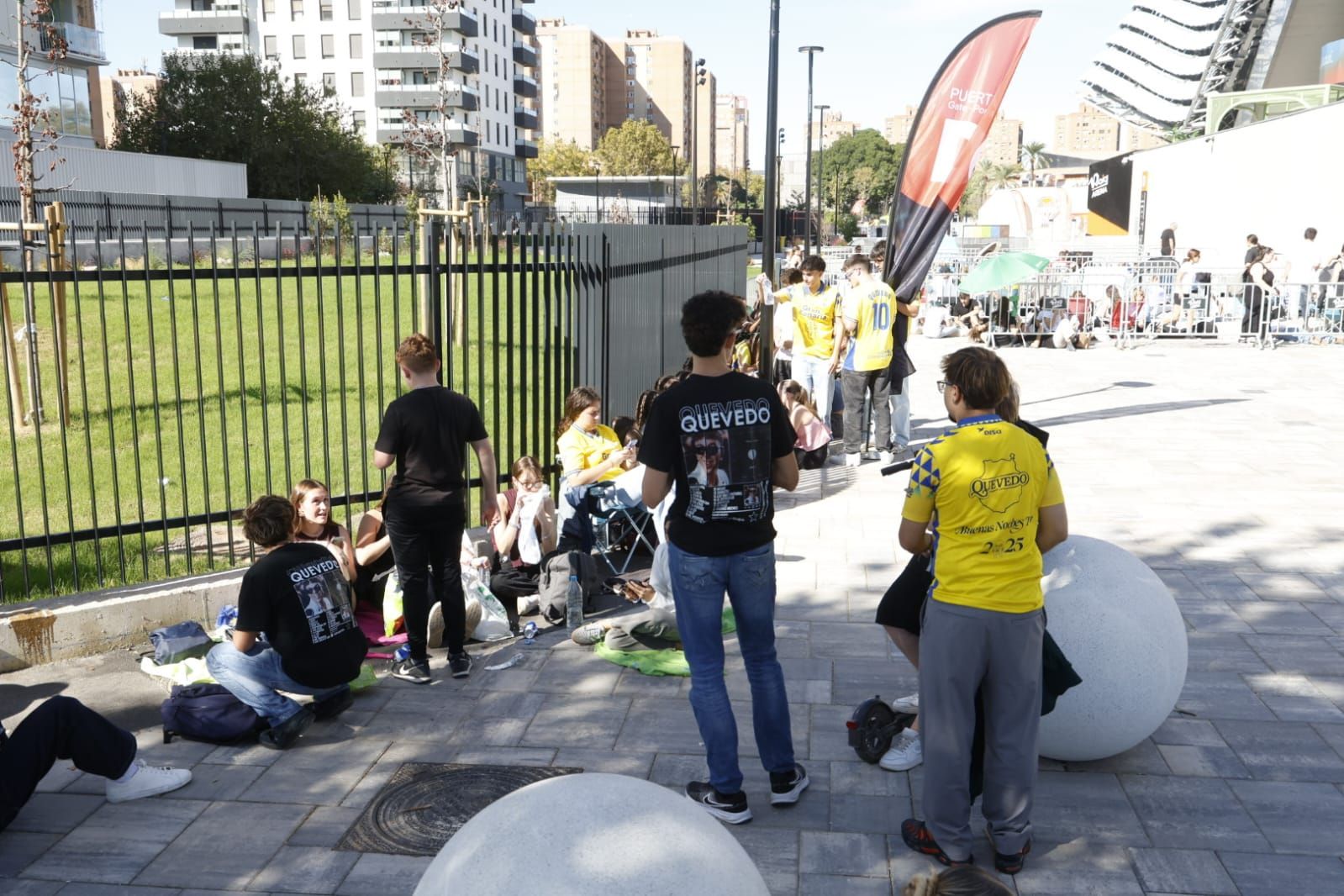 FOTOS | Quevedo pone a bailar al Roig Arena