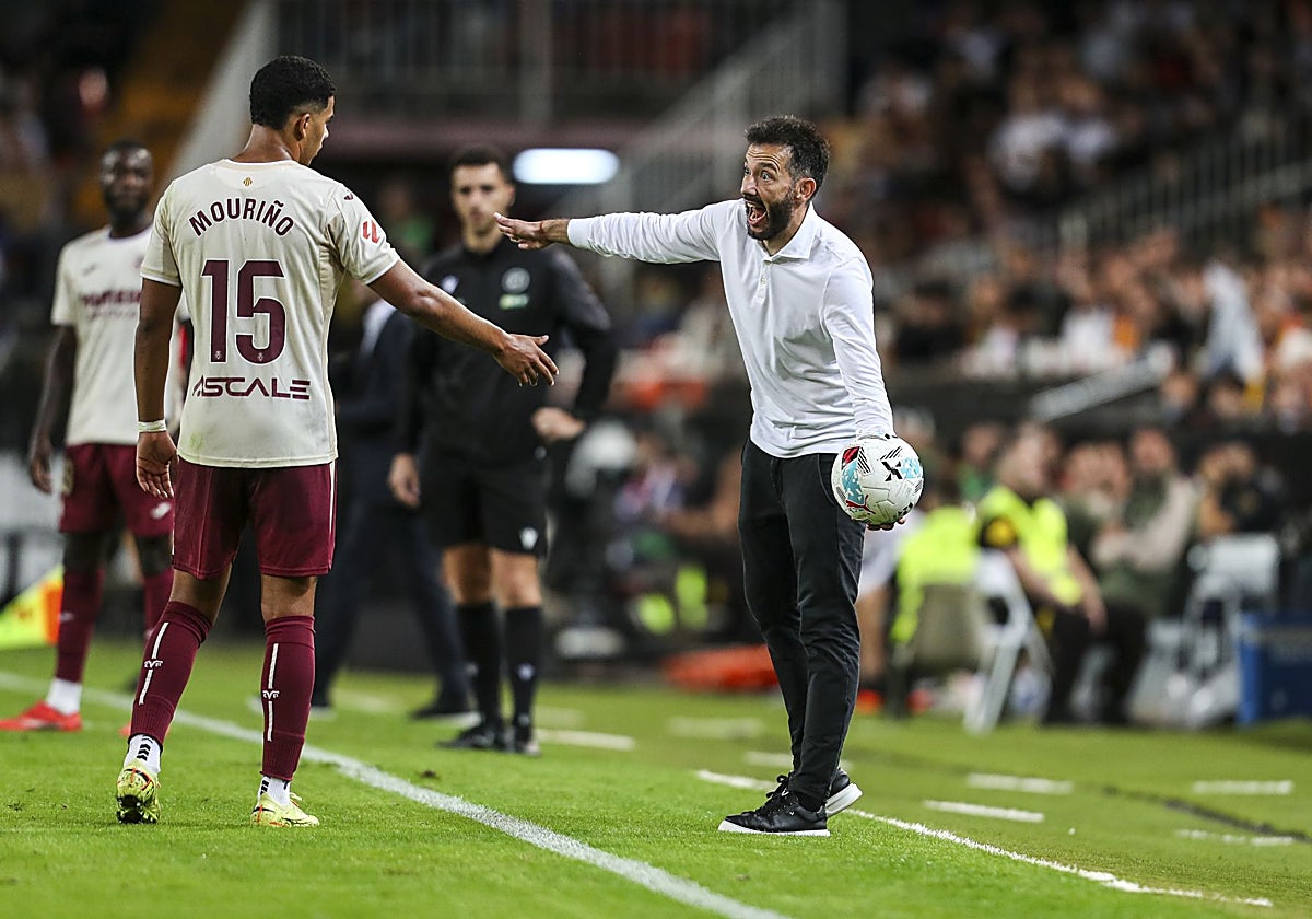 Carlos Corberán, durante el partido contra el Villarreal.