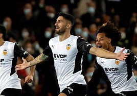 Piccini celebra un gol con el Valencia.