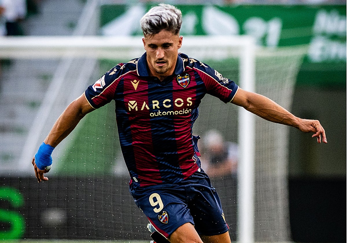 Iván Romero, con el Levante.