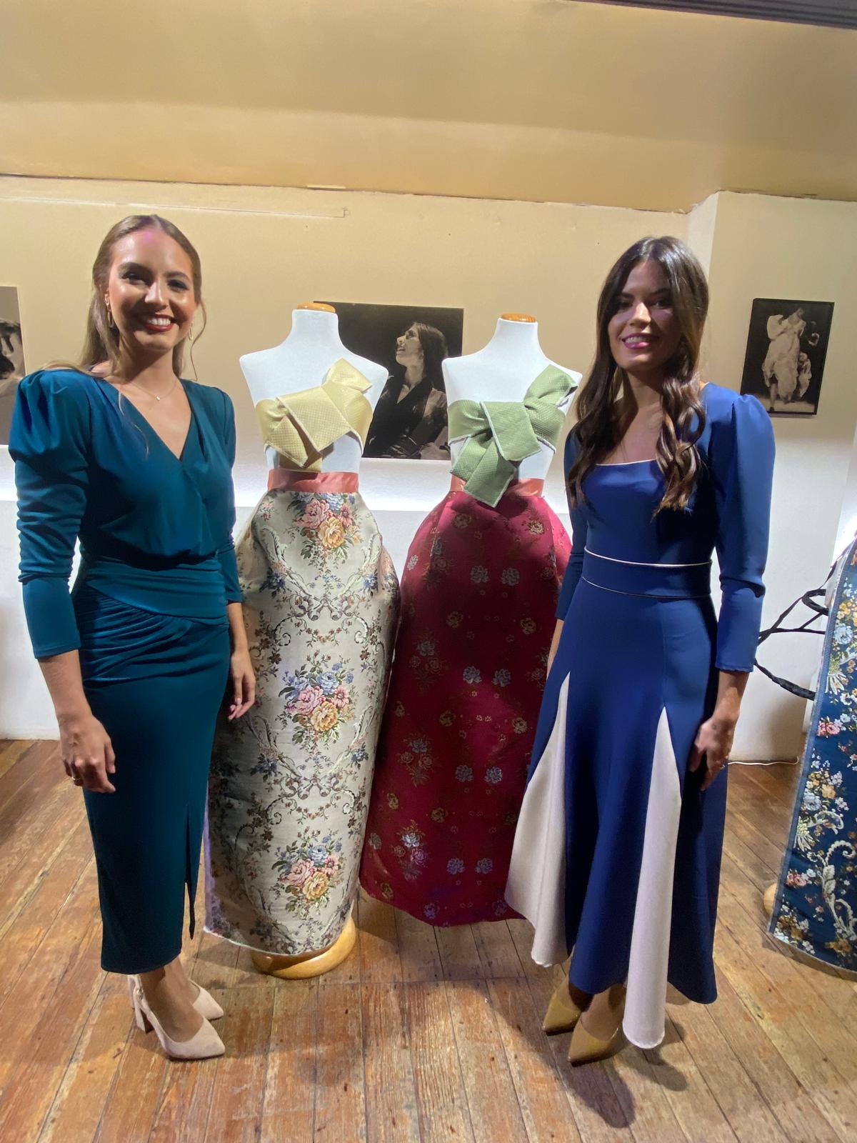 FOTOS | Así son las telas de los trajes de la corte de honor de Carmen Prades, fallera mayor de Valencia 2026