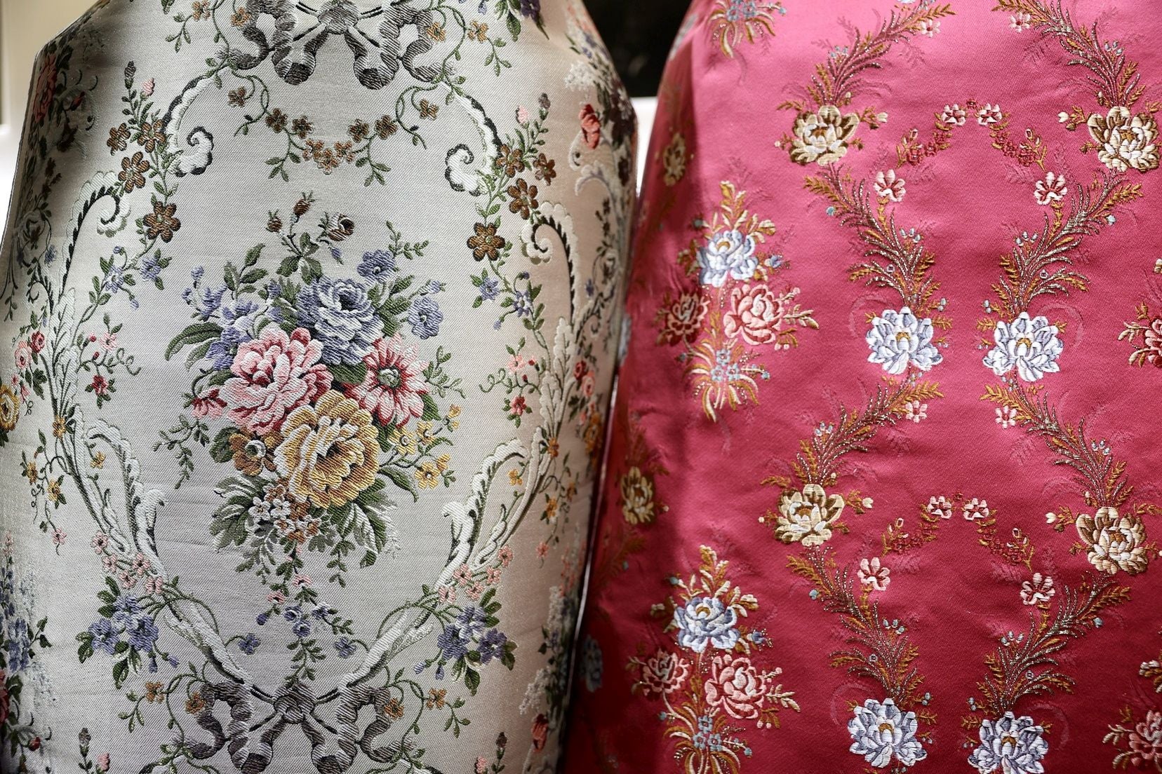 FOTOS | Así son las telas de los trajes de la corte de honor de Carmen Prades, fallera mayor de Valencia 2026