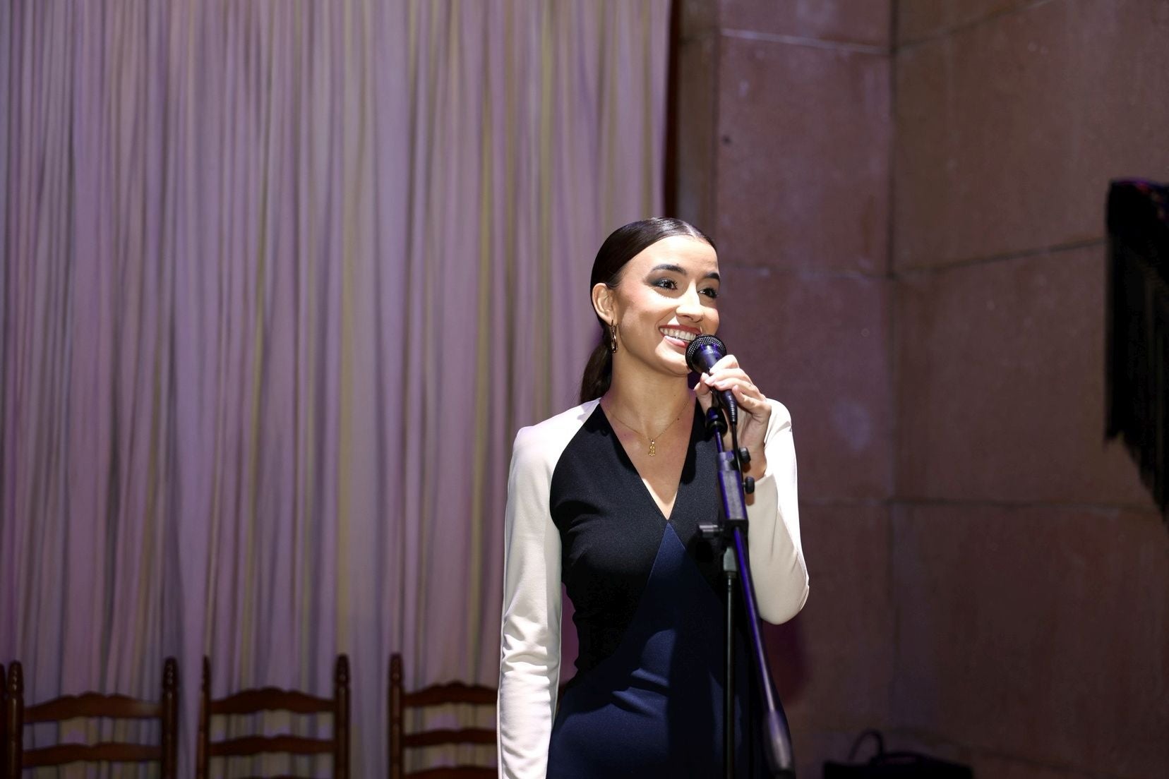 FOTOS | Así son las telas de los trajes de la corte de honor de Carmen Prades, fallera mayor de Valencia 2026