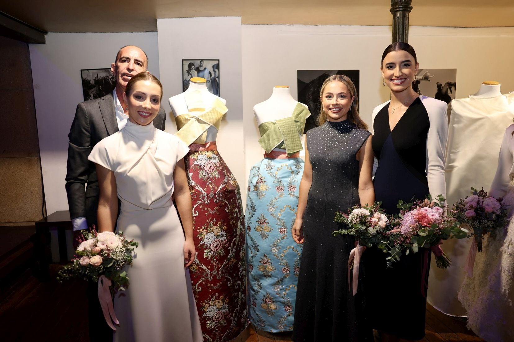 FOTOS | Así son las telas de los trajes de la corte de honor de Carmen Prades, fallera mayor de Valencia 2026