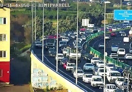 Atascos en la V-31 este miércoles, 29 de octubre.