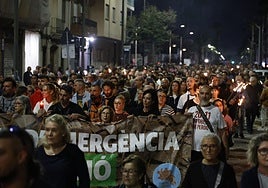Cabeza de la marcha silenciosa por las víctimas de la dana de este miércoles.