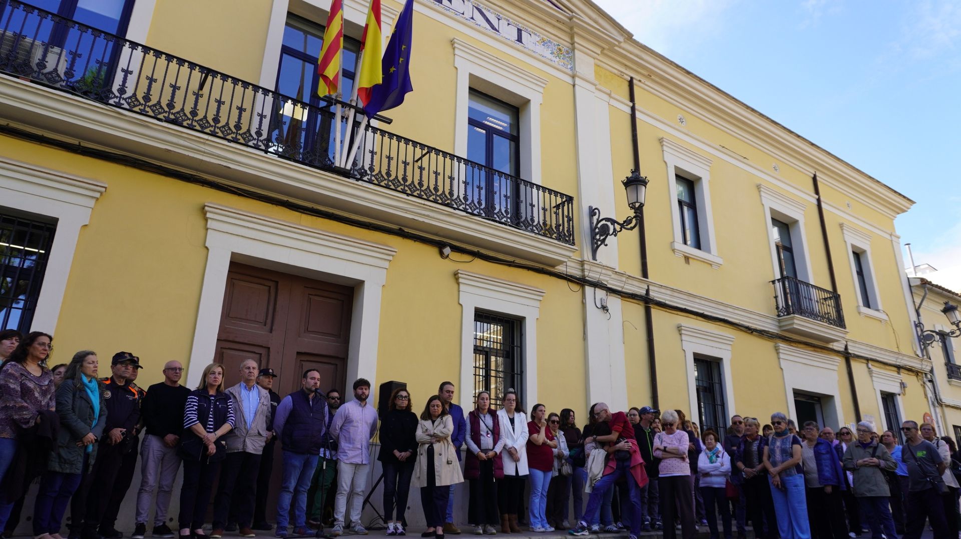 Minuto de silencio en Manises.
