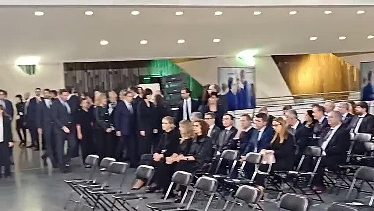 Los familiares de las víctimas claman contra Mazón durante el funeral de Estado