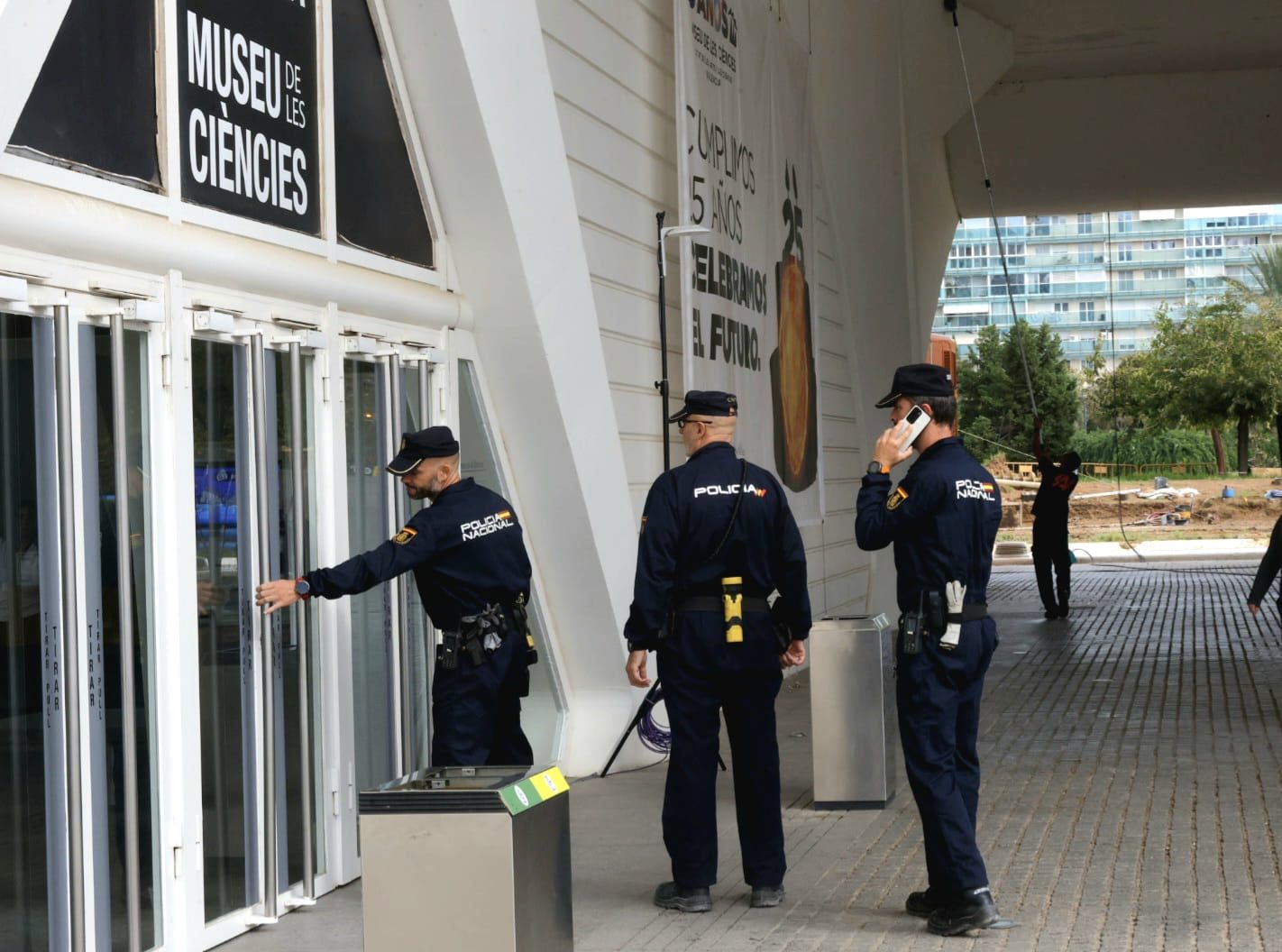 FOTOS | La Policía blinda la Ciudad de las Artes y las Ciencias