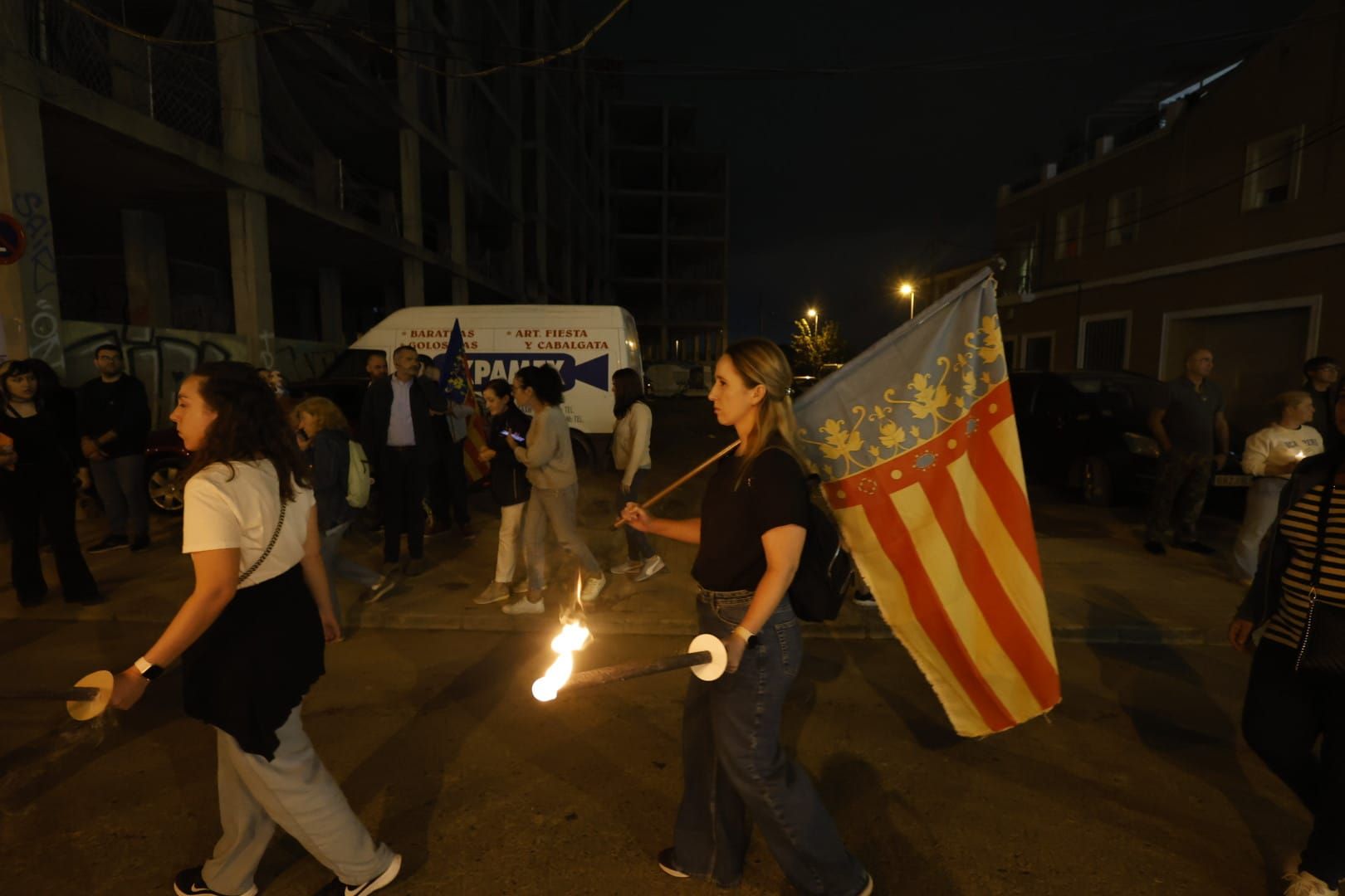 FOTOS | Homenaje en Catarroja a las víctimas de la dana en el primer aniversario de la catástrofe