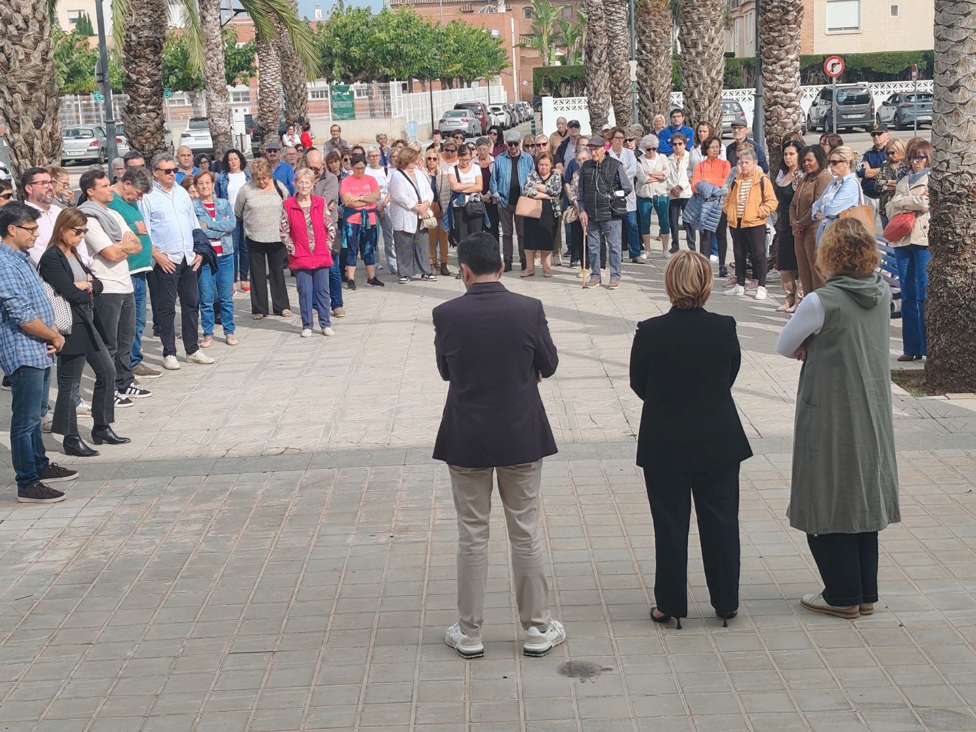 Minuto de silencio en Canet d'en Berenguer