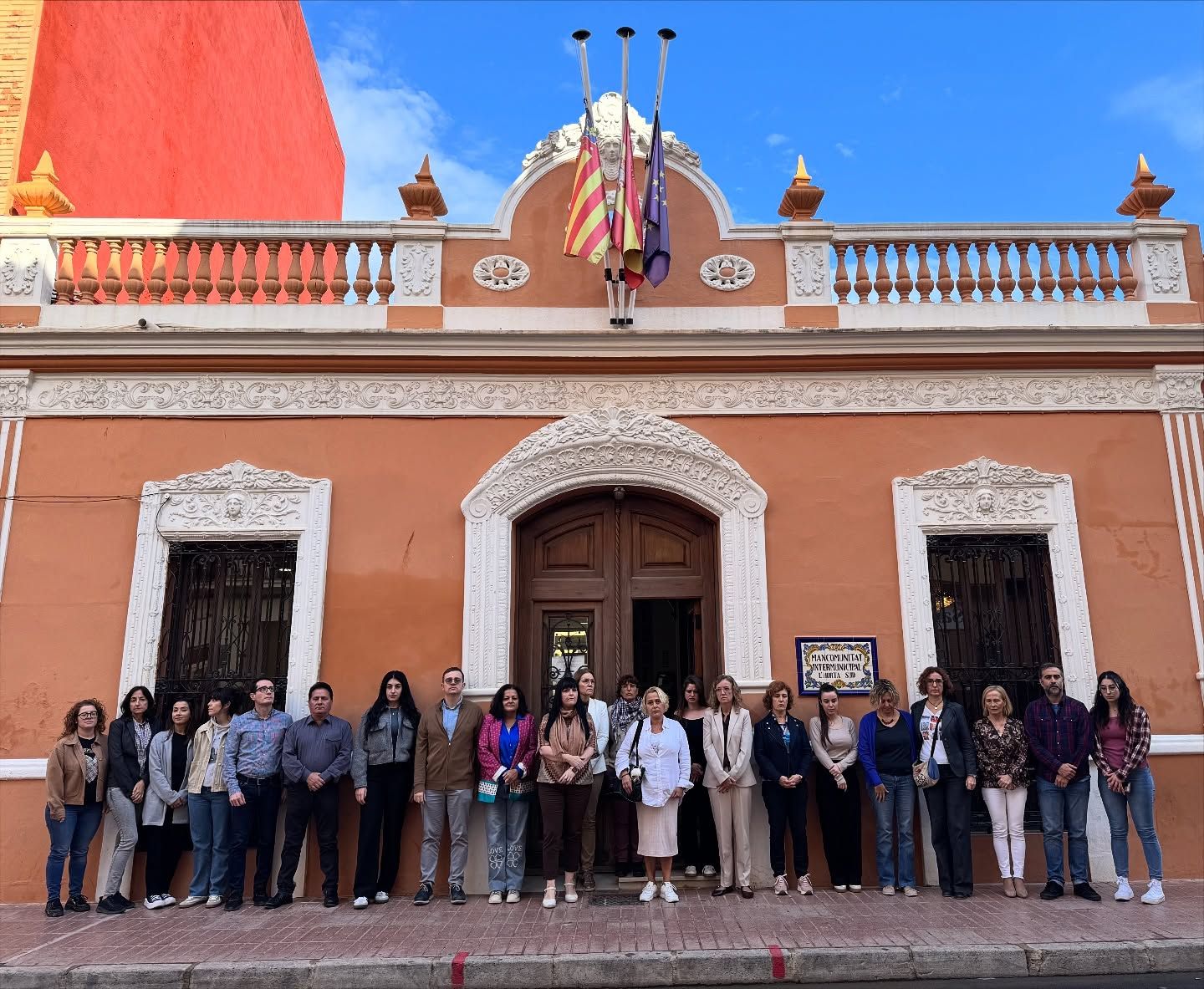 La Mancomunitat de l'Horta Sud guarda un minuto de silencio.