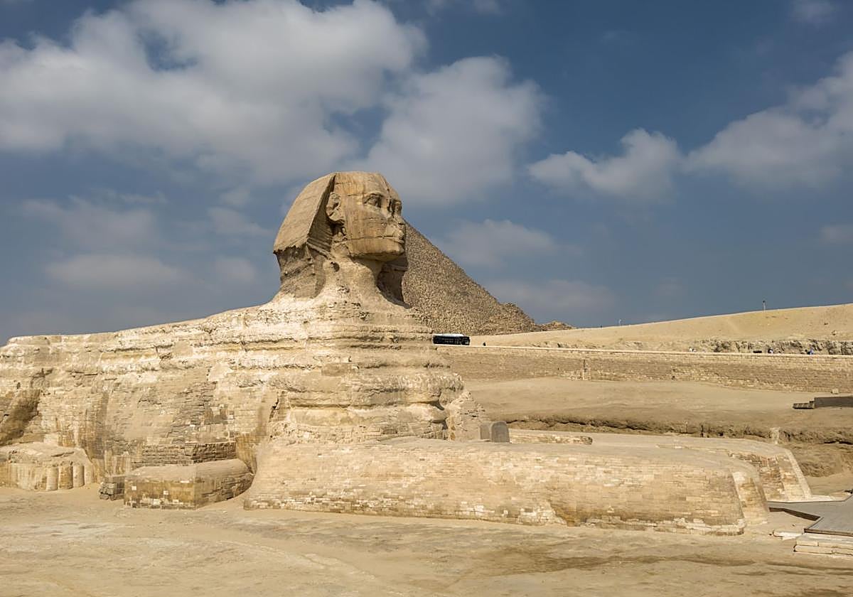 FOTOS | Los turistas visitan las pirámides de Giza ante el estreno del Gran Museo Egipcio