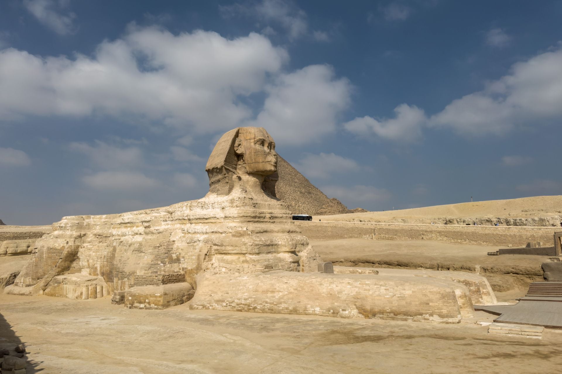 FOTOS | Los turistas visitan las pirámides de Giza ante el estreno del Gran Museo Egipcio