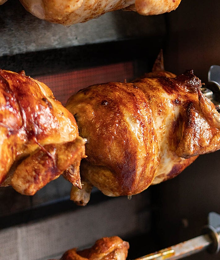 Imagen secundaria 2 - paella, bravas y los pollos del Rausell