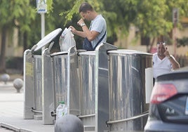 Contenedores soterrados en Port Saplaya, en una imagen de archivo.