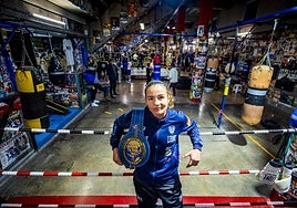 Sheila Martínez sobre el ring.