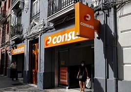 Consum abre hoy con horario especial.