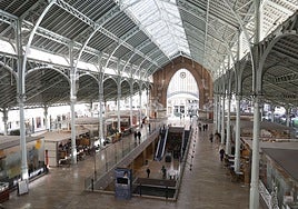 Interior del Mercado de Colón de Valencia.