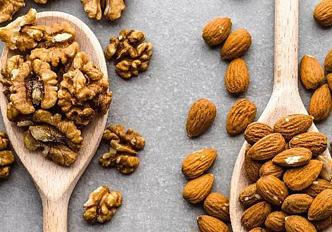 Nueces y almendras de la Cooperativa.