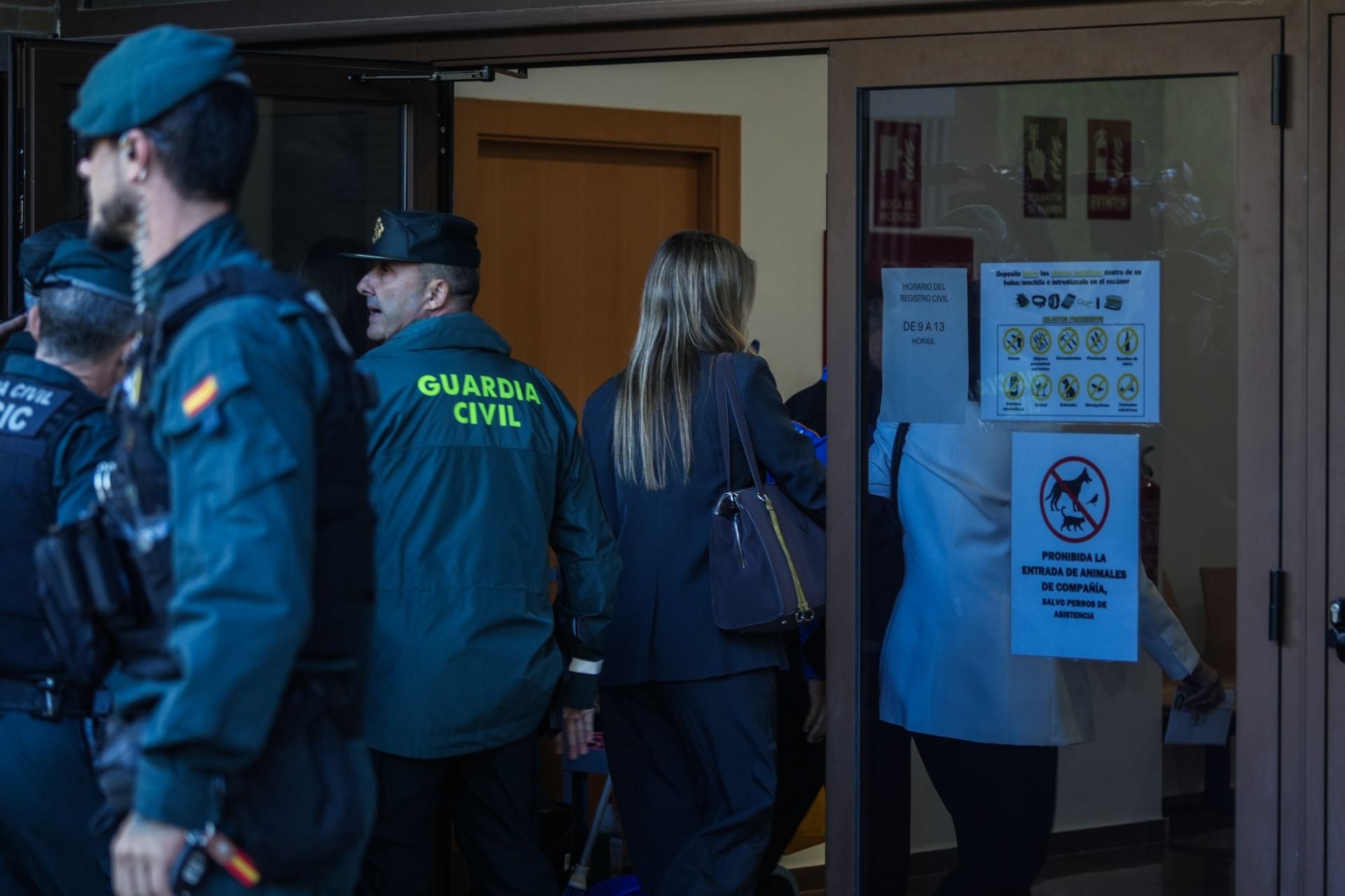 Fotos de Maribel Vilaplana de su llegada y salida de los juzgados