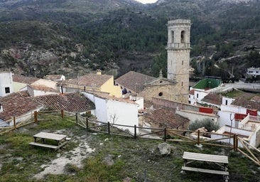 El pueblo a una hora de Valencia con una ruta medieval y un paisaje que cambia en otoño