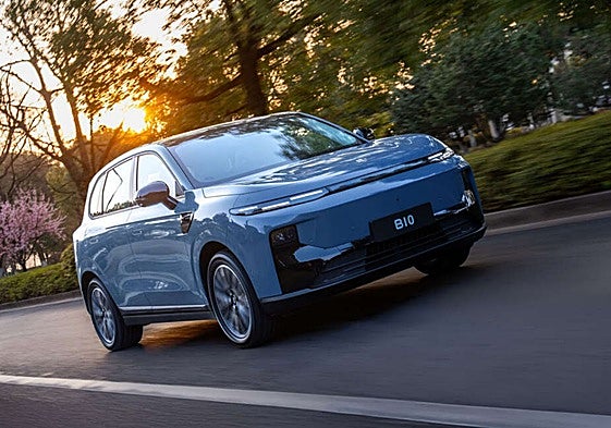 El B10 puede equipar baterías de 56,2 y 67,1 kWh en un único motor de 218 CV.