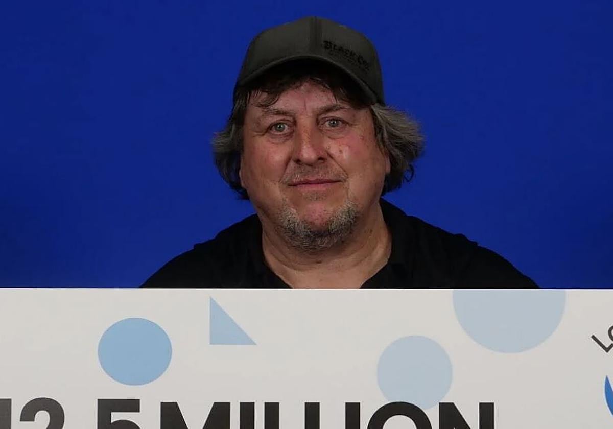 Robert sujeta su cheque de 12,5 millones.