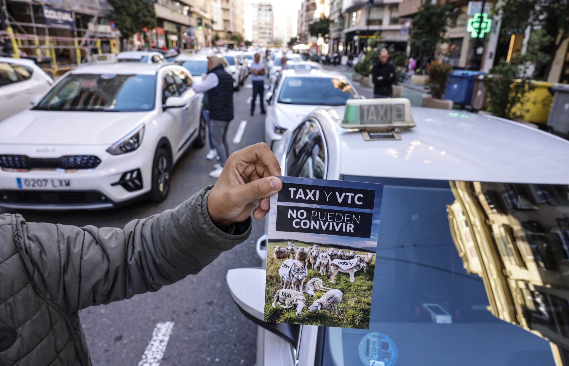 Fotos de la huelga de taxis en Valencia