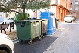 Contenedores colocados en el mismo lugar donde estaban los soterrados.