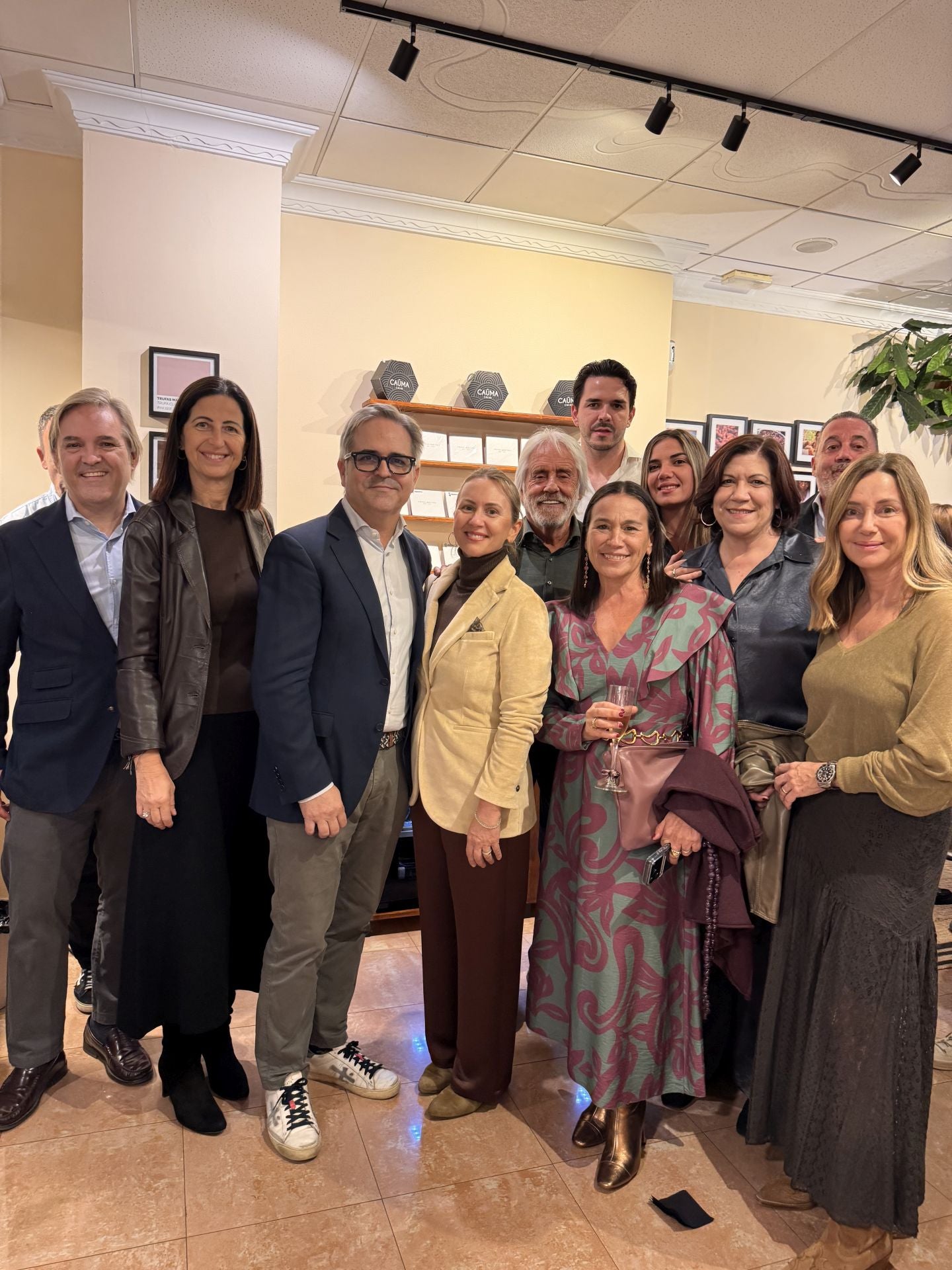 Antonio Jordán, Pablo Jordán, Tony Jordán, Beatriz Maset, Ana García-Conde, Teresa Ricart Martínez, Rafa Delgado, Rocío Delgado, Laura Vernetta, Frank Miquel y Cristina Pallas.