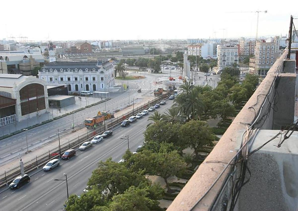 Imagen secundaria 1 - La F-1, visión de la calle y los pórticos.