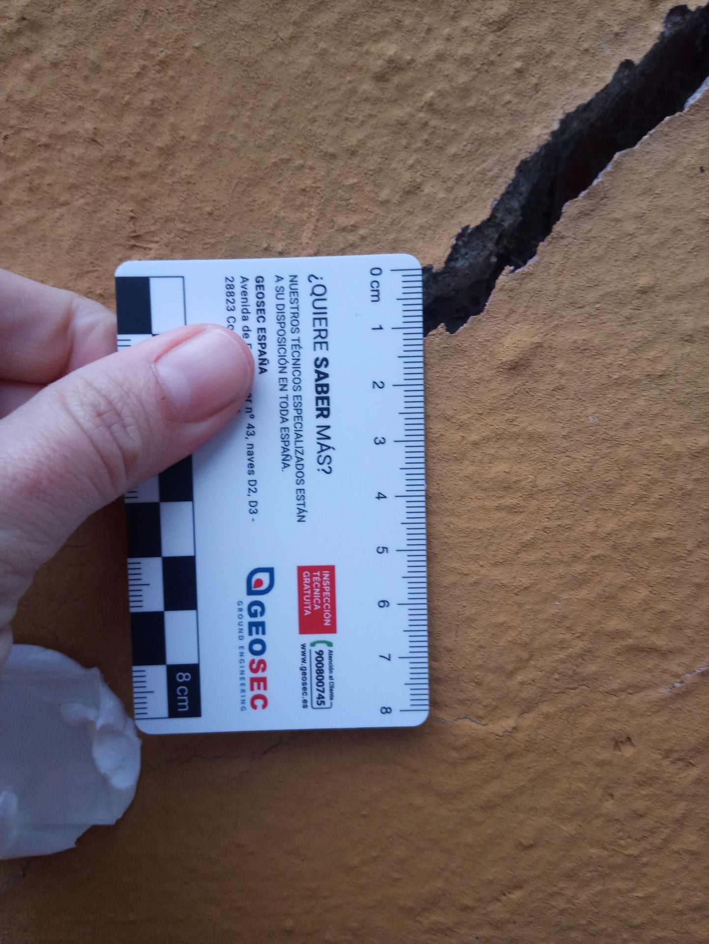 Grieta provocada por la dana.