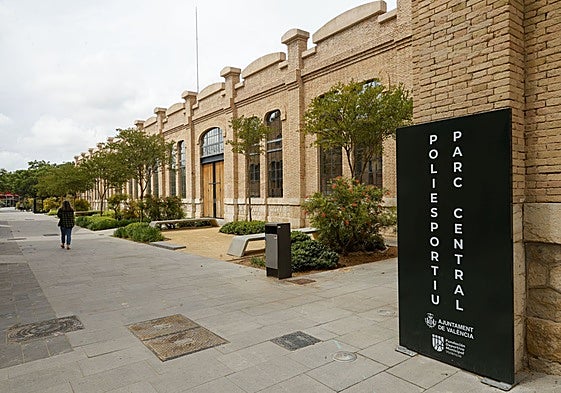 Nave que acoge las instalaciones del polideportivo, en una imagen del pasado mayo.