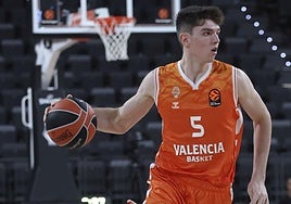 Sergio de Larrea, con el Valencia Basket.