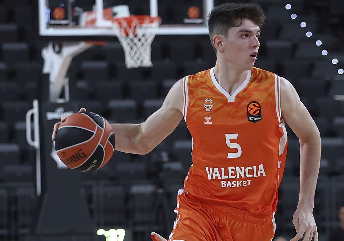 Sergio de Larrea, con el Valencia Basket.