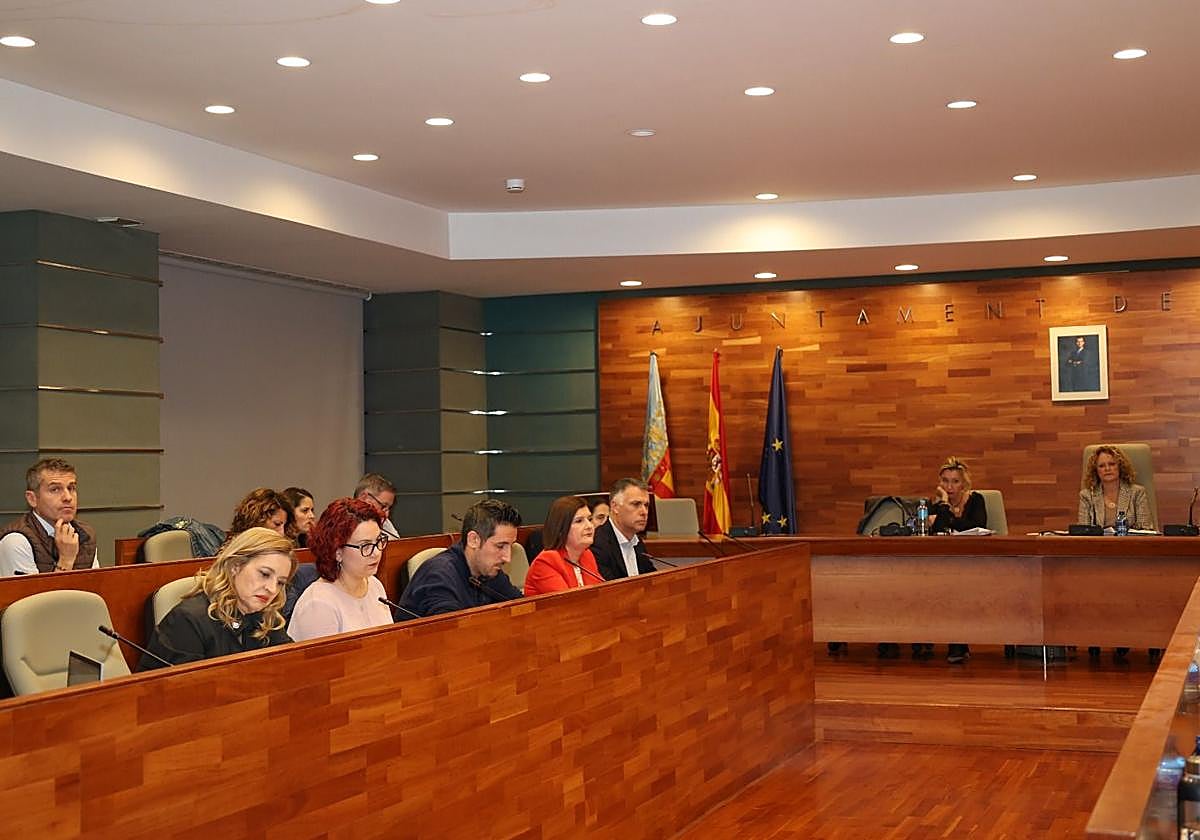 Bancada popular en el pleno de Torrent celebrado este jueves.