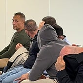 Varios de los acusados de introducir 1.650 kilos de cocaína en el puerto.