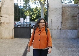 Mónica Oltra reaparece en un acto en la Petxina de Valencia