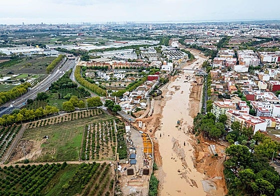 Vista aérea del barranco del Poyo a su paso por Picanya.