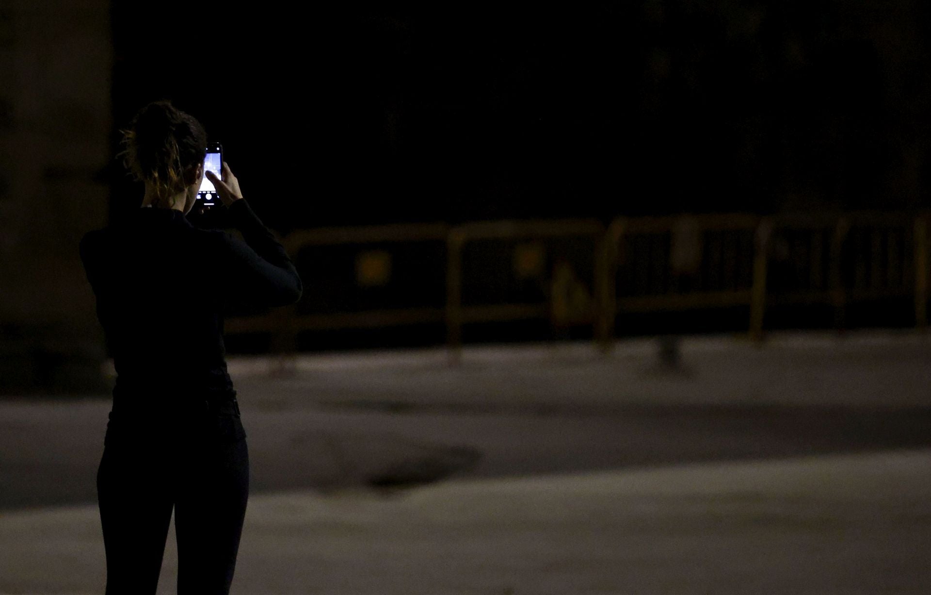 FOTOS | El jardín del Turia de Valencia, a oscuras
