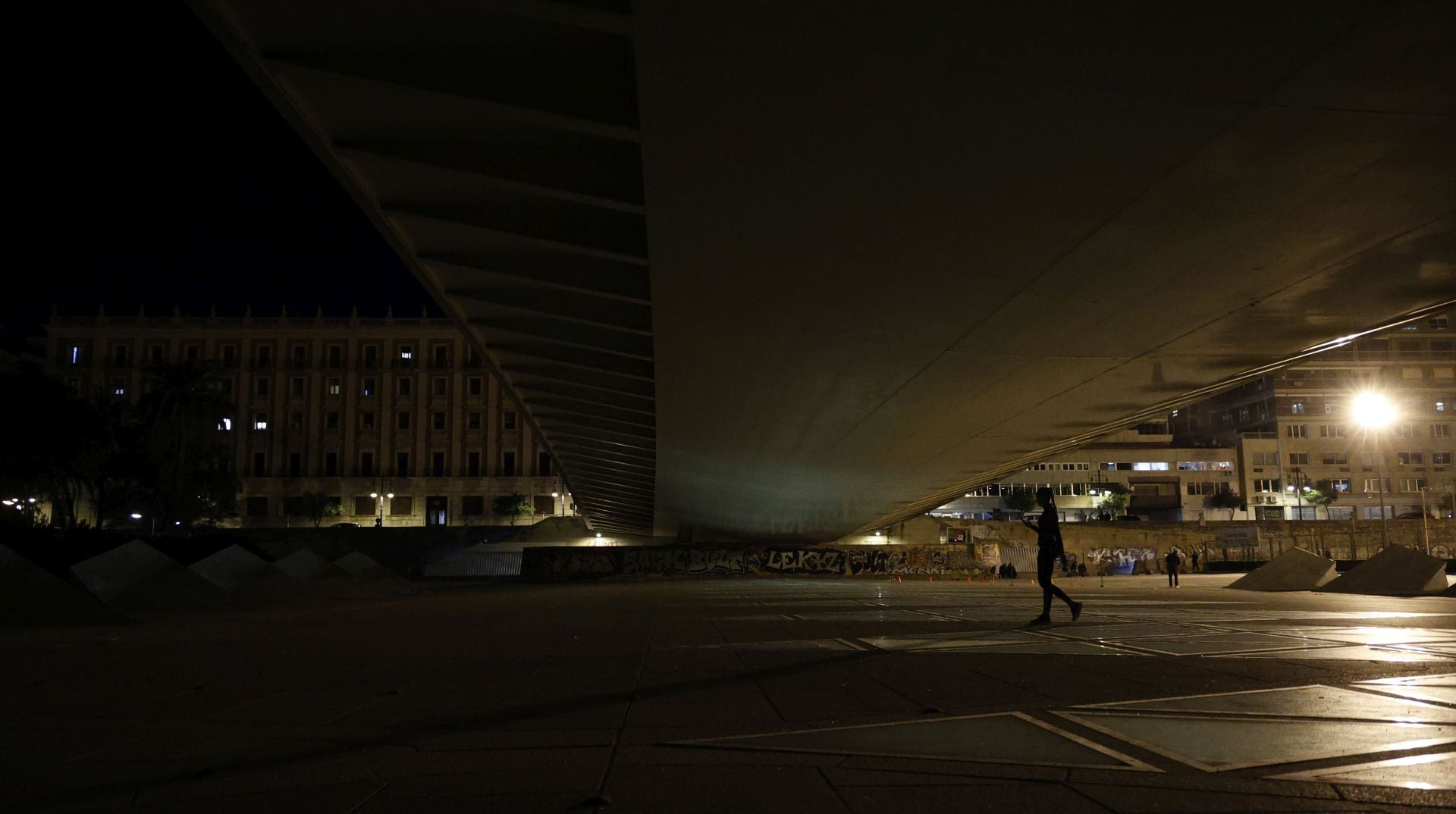FOTOS | El jardín del Turia de Valencia, a oscuras