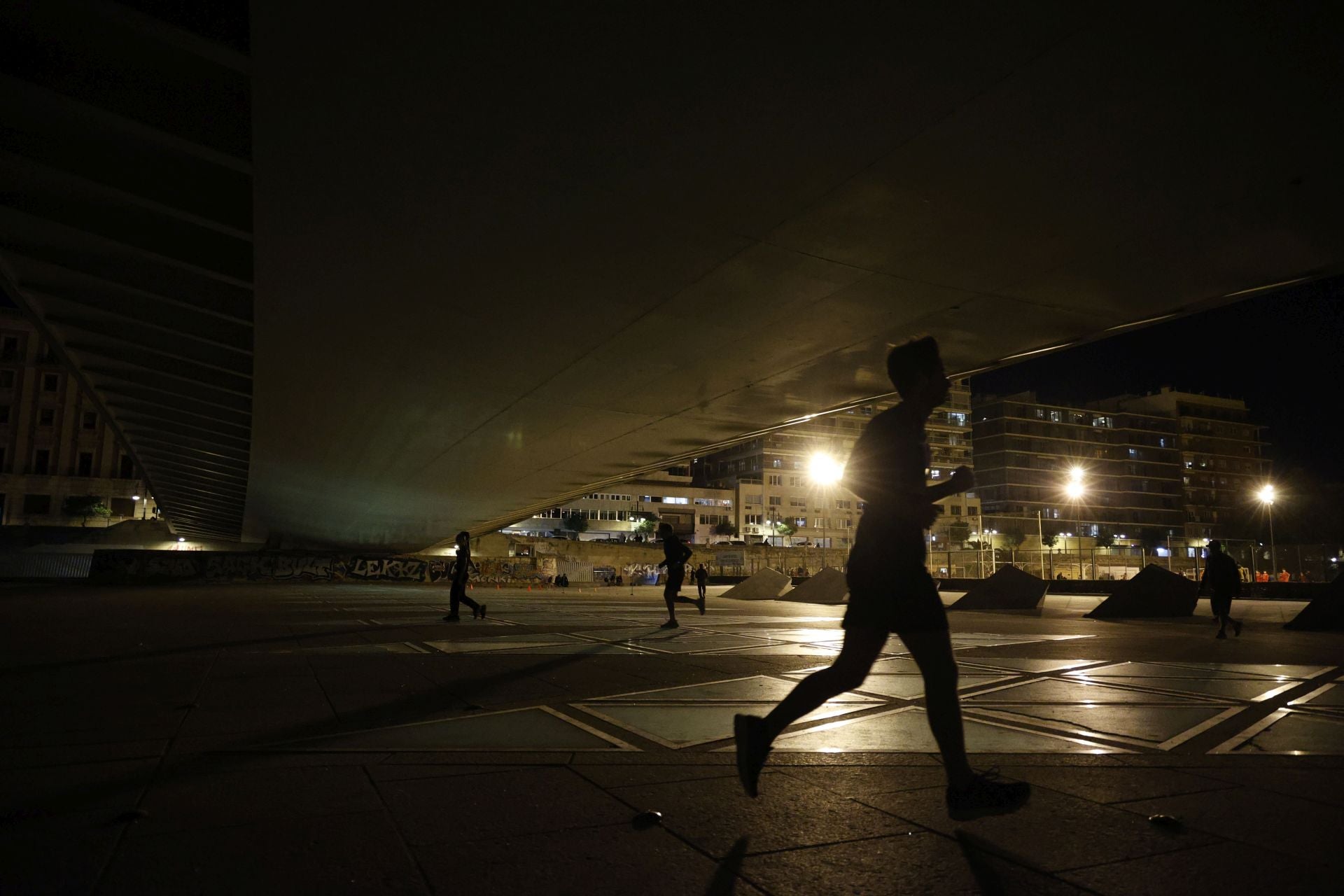FOTOS | El jardín del Turia de Valencia, a oscuras
