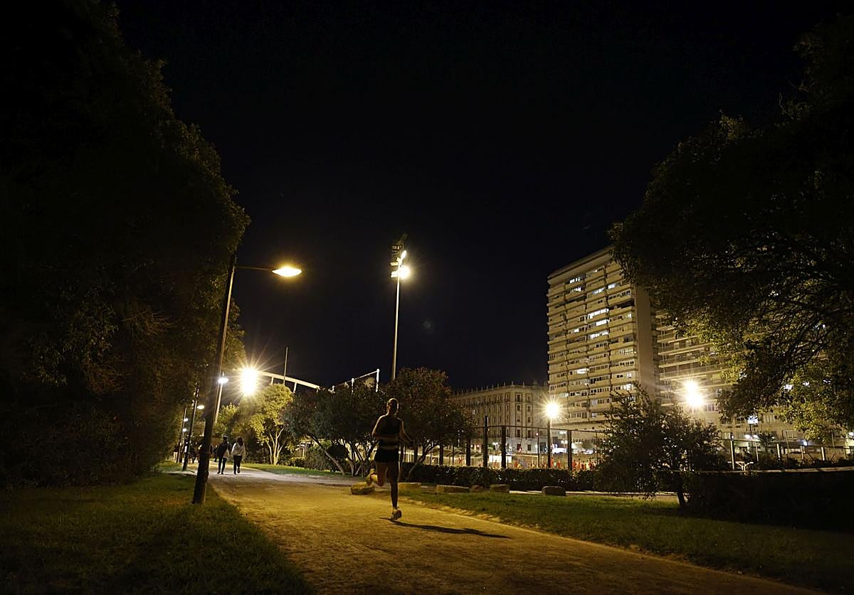 FOTOS | El jardín del Turia de Valencia, a oscuras