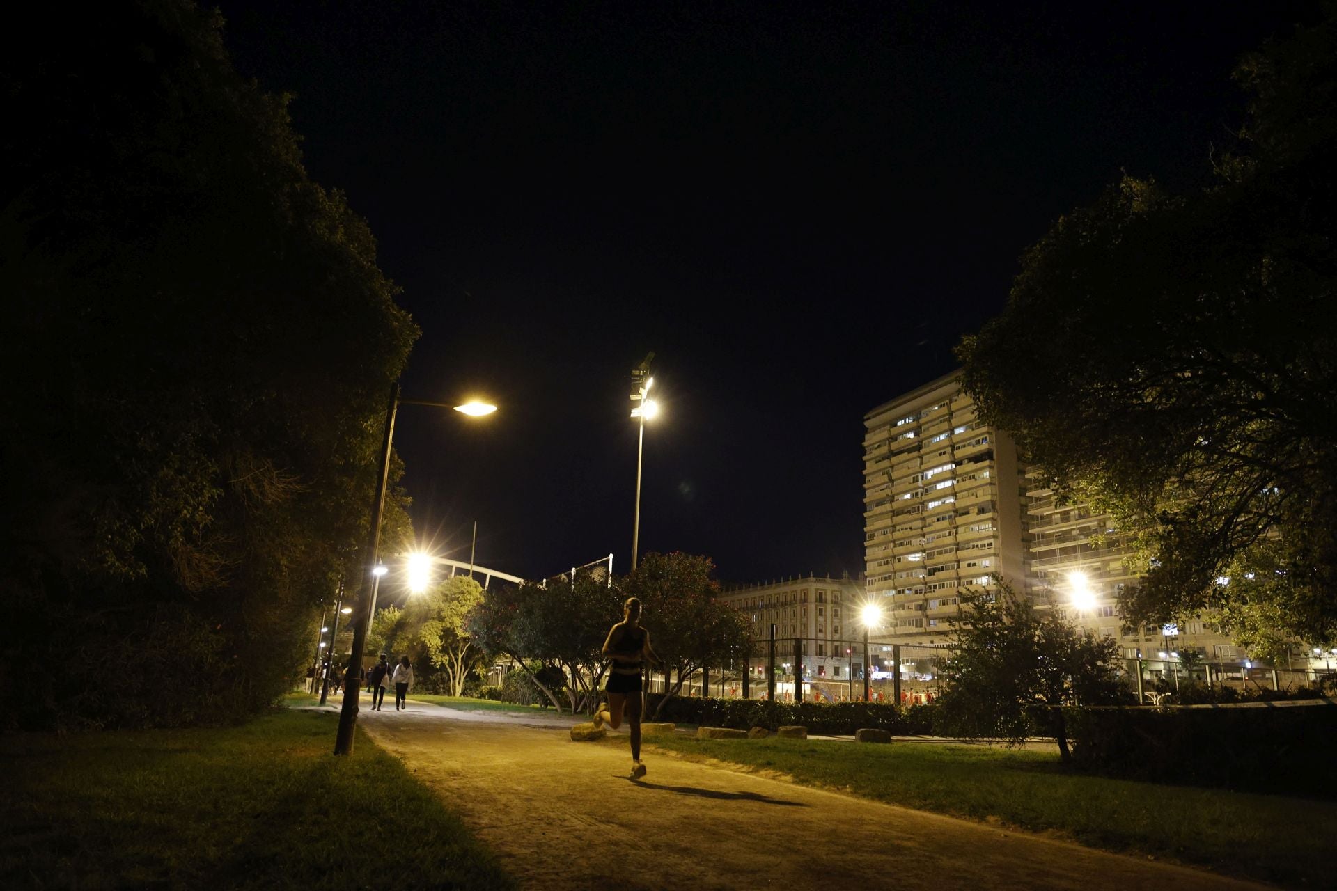 FOTOS | El jardín del Turia de Valencia, a oscuras