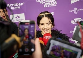 Rosalí, en el photocall del Roig Arena.