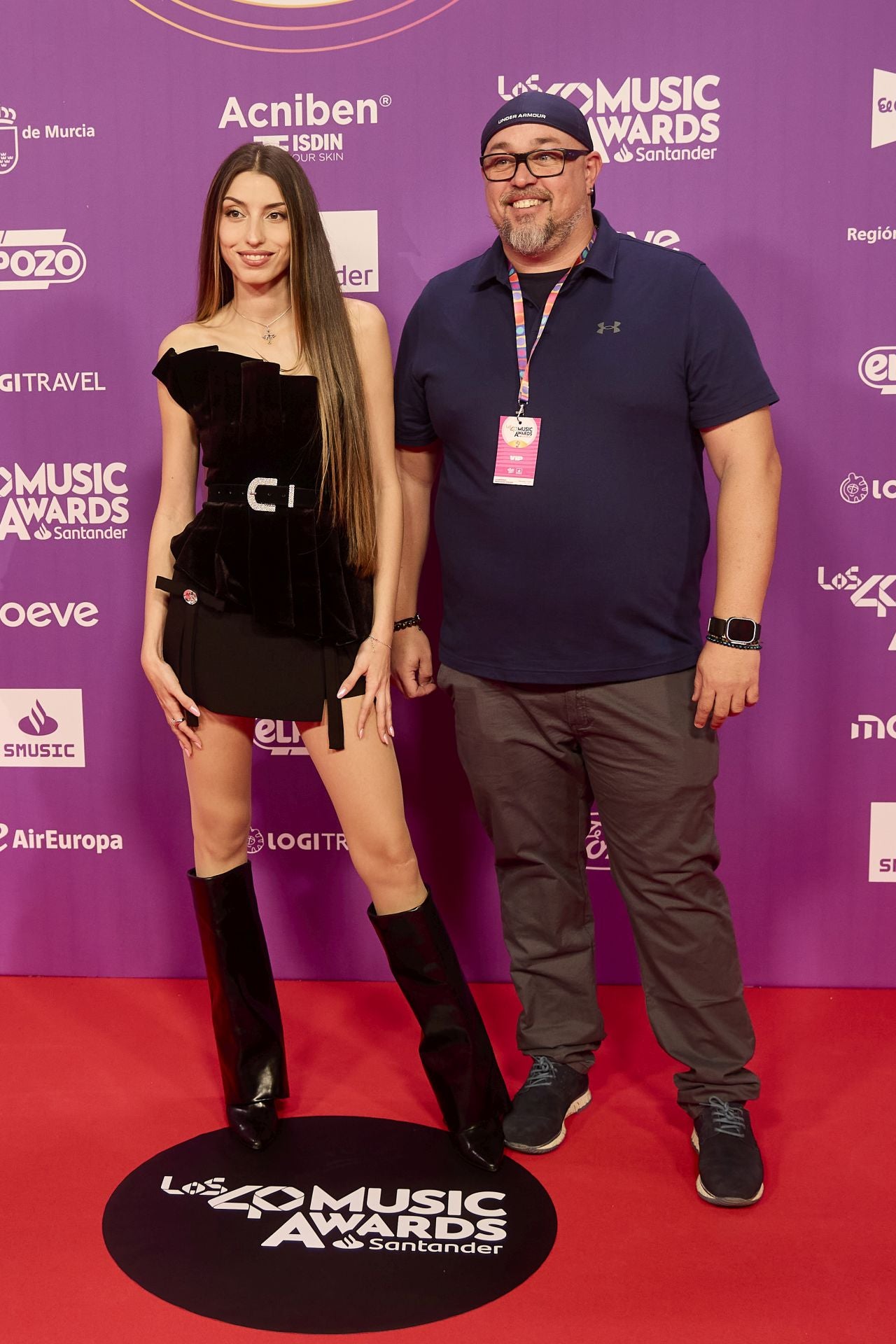 FOTOS | Los famosos deslumbran en la alfombra roja del Roig Arena para LOS40 Music Awards