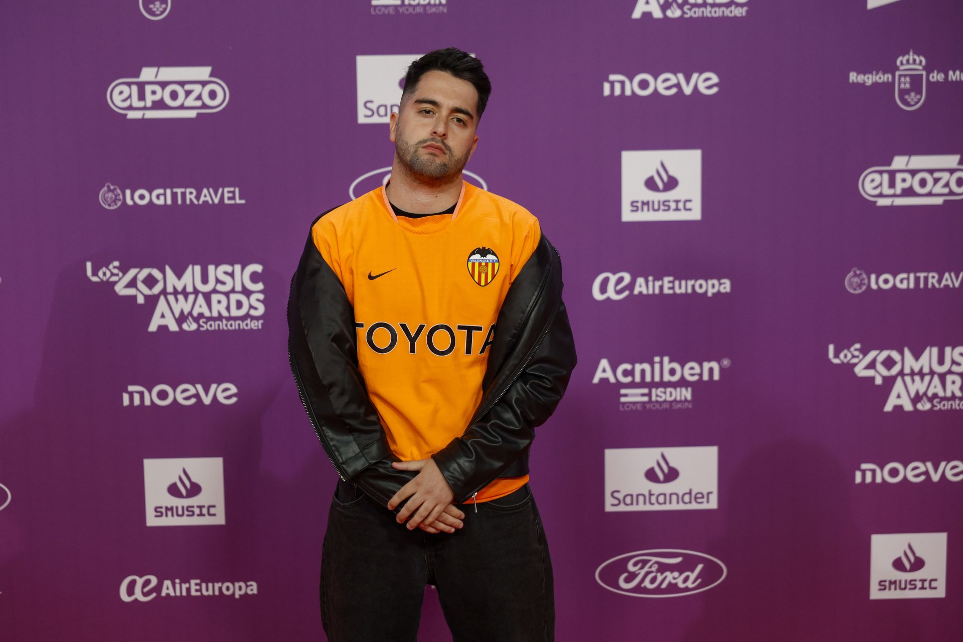 FOTOS | Los famosos deslumbran en la alfombra roja del Roig Arena para LOS40 Music Awards