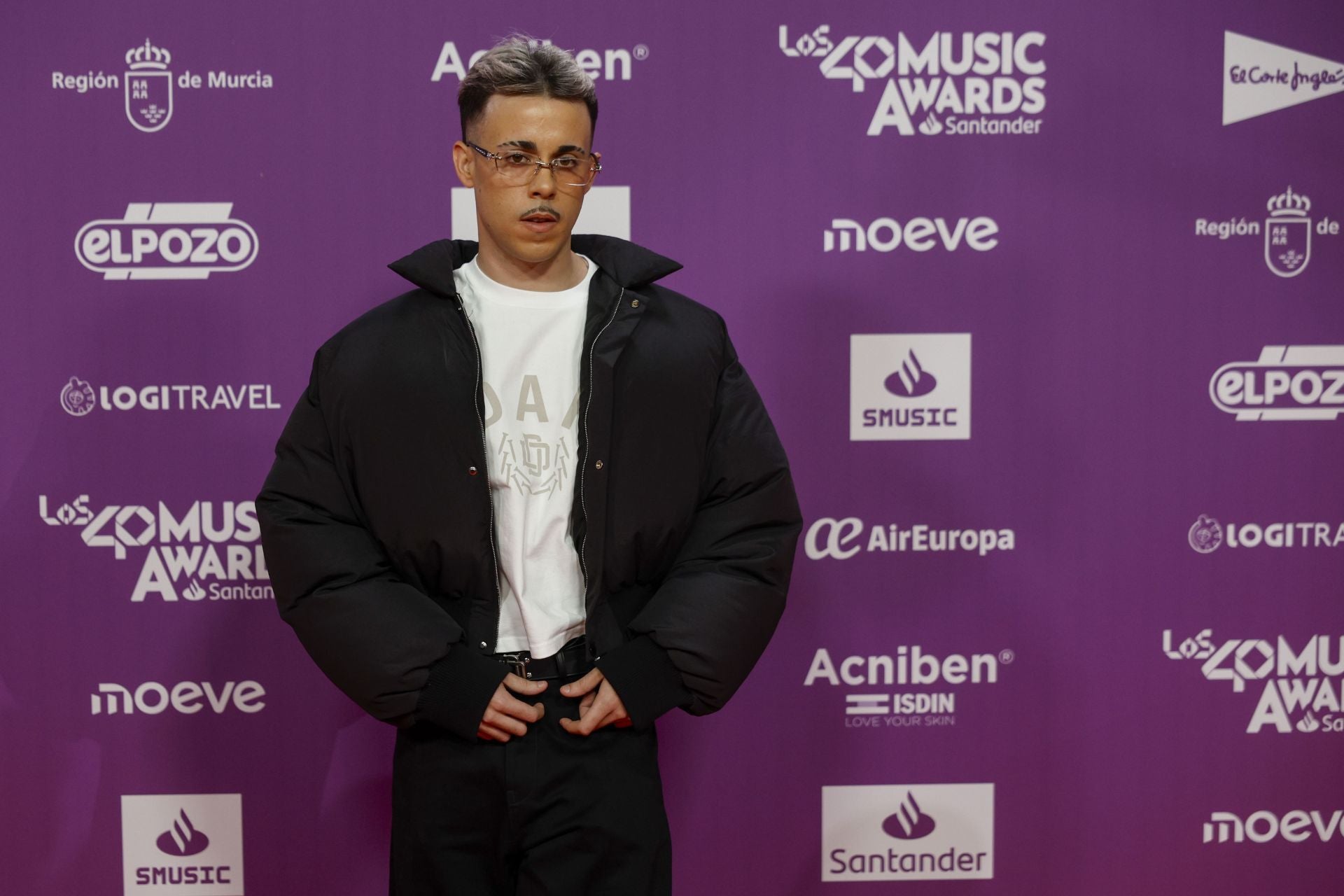 FOTOS | Los famosos deslumbran en la alfombra roja del Roig Arena para LOS40 Music Awards