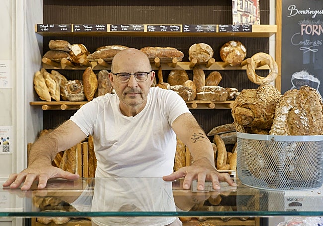 Juanjo Rausell, en su horno situado en la calle Gorgos.